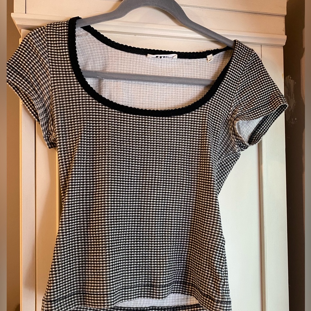 Doen Bridgette Tee, Small, GUC